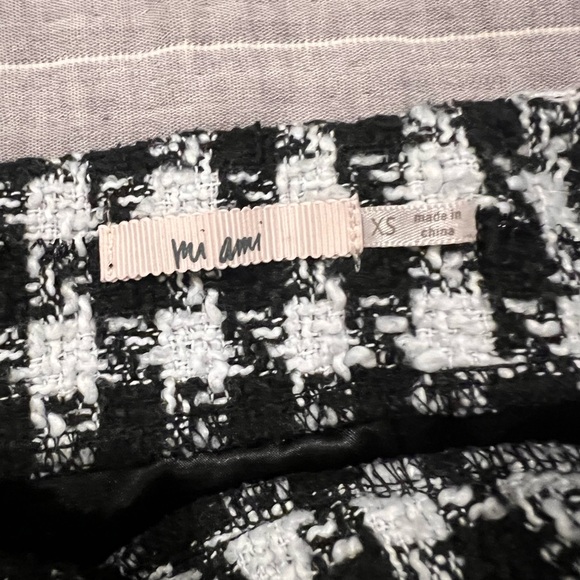 Francesca’s skirt size XS - Picture 3 of 3